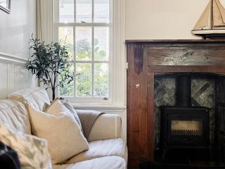 MARIGOLD COTTAGE Charming 1870s central Daylesford cottage - 8