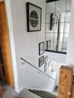 Cosy & Modern North Cotswold Retreat with Hot Tub - 4