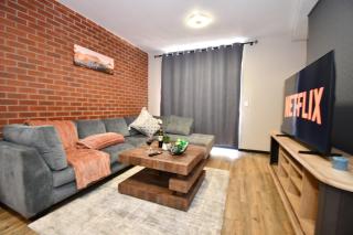Modern Executive Brick Loft - Steps to Rosebank Mall and Gautrain - 8