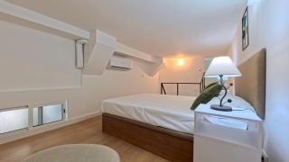 Duplex Retreat with AC in Madrid, Ideal for 4 - 9