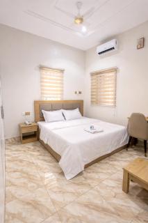 The Whale Inn Narayi Rd - 1