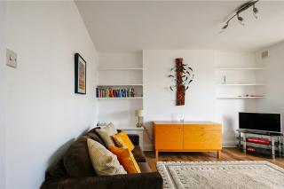 Sea View Escape - Apartment Close to Pier & Town - 6