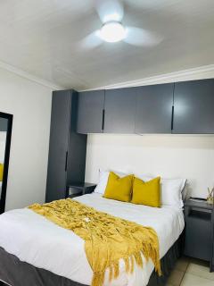 The Hideaway in Southernwood Guest House - 3