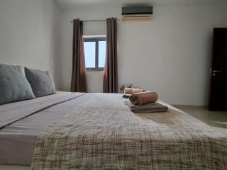 Modern Apt Tigné Point, Sliema - 9