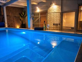 apt with private hot pool - 1