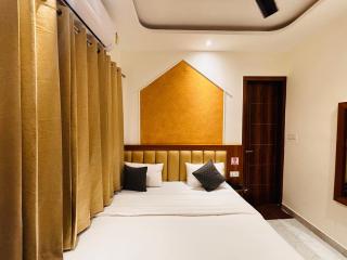 Hotel shivay palace - 1