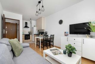 Cozy & Pet-Friendly Apartment with Balcony by Noclegi Renters - 5