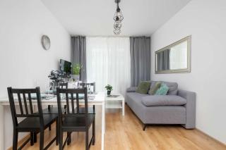 Cozy & Pet-Friendly Apartment with Balcony by Noclegi Renters - 2