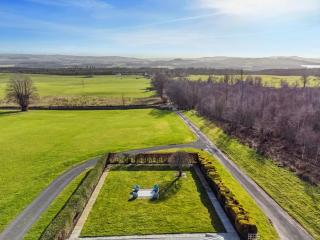 Stylish Loch Lomond Cottage with stunning views - 8
