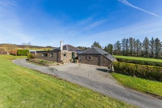 Stylish Loch Lomond Cottage with stunning views - 5