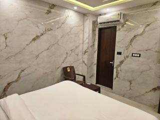 Royal Guest House - 3