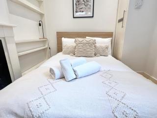 Large 3 Bed 3 Bath Apartment- Central London - Londra - 1