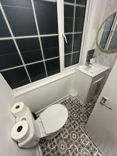 6 bedroom Group Modern House with WI-FI - 5