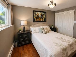 Spacious Luxury 4BR Getaway Near Casino and Magic Mountain - 9