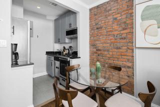 Stylish 3-Bedroom Lower East Side Stay - 4