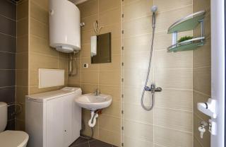 Central 1-Bedroom Apartment - 8