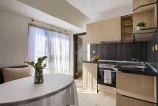Central 1-Bedroom Apartment - 3