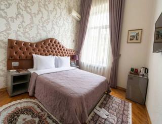 Pilot Boutique Hotel - 4
