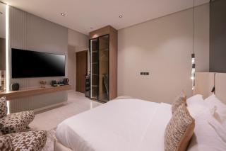 Rozn Co Modern Elegance Studio Escape - 7