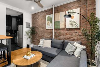 Stylish 2-Bedroom Stay in East Village - 0