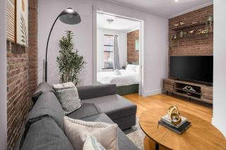 Stylish 2-Bedroom Stay in East Village - 8