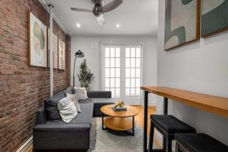 Stylish 2-Bedroom Stay in East Village - 5