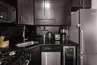 Stylish 2-Bedroom Stay in East Village - 3