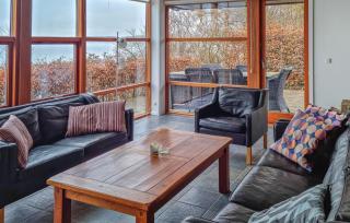 Three-Bedroom Holiday Home Bjert With Sea View 08 - 3