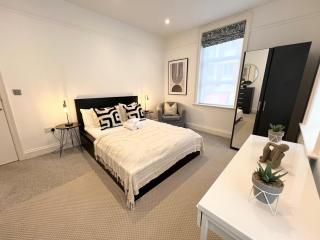 2 Bed Apartment – Steps from Oxford Street - 8