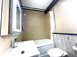 2 Bed Apartment- Camden Town - 2