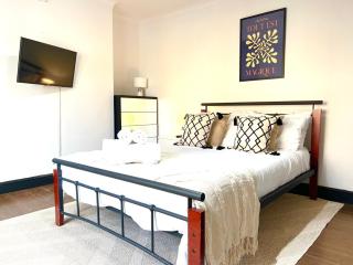 2 Bed Apartment- Camden Town - 1