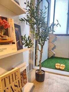 Sunny's house, 5min Walk from Sinchon Station, Free Luggage Storage , 3 rooms 5 beds , Easy to Hongdae, Myeongdong, Seoul Station - 4