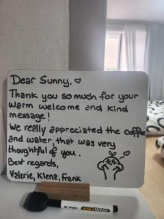 Sunny's house, 5min Walk from Sinchon Station, Free Luggage Storage , 3 rooms 5 beds , Easy to Hongdae, Myeongdong, Seoul Station - 1