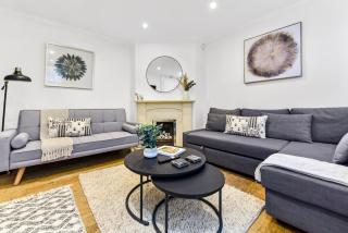 2 Bed House- Piccadilly - London - 8