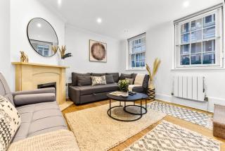 2 Bed House- Piccadilly - London - 6