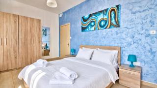 Delfin Court 2BD Apartments & Penthouse close to Promenade - 8