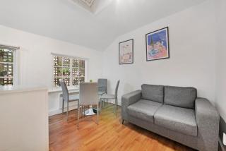 2 Bed Piccadilly Apartment 1 - 7