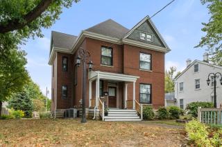 Omas Haus, Walk to Main Street - 0