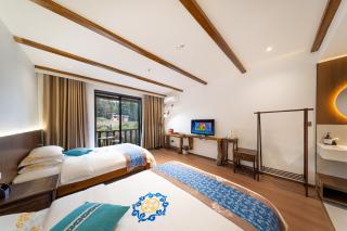 Zhangjiajie JOY Hotel -New Hotel ,Avatar Mountain View, Walking Distance to the Middle Gate of Forest Park,Quite Entrance, Less Crowed & No Queue,Free well-prepared Breakfast,Free Self-Service Laundry & Drying, Attraction Tickets Serivce,Nice Host - 5