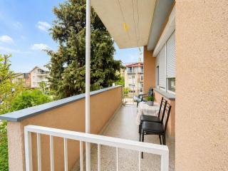 Family Comfort Near Center, 2 Bedroom Apartment - 5