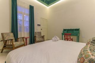 SAWA Dahlia 1BR Forest Green Apt in Mar Mikhael - 3
