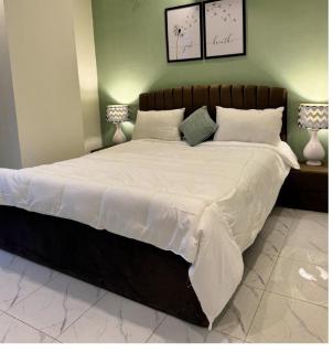 Shanzay Apartments - 9