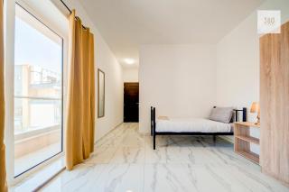 Prime Swieqi large home with Private Pool and Sundeck - 4