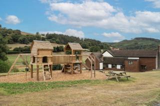 Stud Farm House - 8