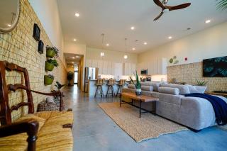 Jungle Jasper Suite - NEW Loft near Massachusetts! - 4