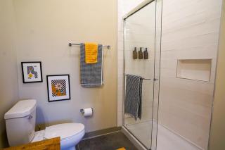 Ruby Suite - New 2 bdrm 2bath near Mass! - 1