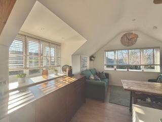 One bed Character Cottage with Parking and Garden - 4