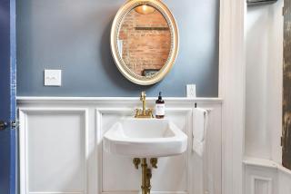 Classy Vintage Stay Minutes to Downtown & Stadiums - 3