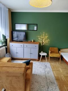 Yellow Green Apartment - 5