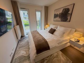 New Listing • Free Parking • Cozy Garden • Movies! - 9